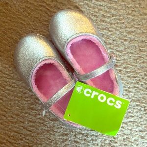 CROCS Silver Pink fur lined child size 10